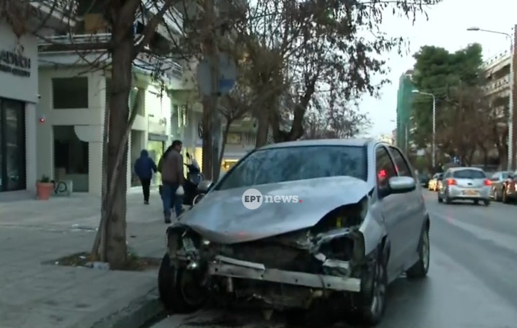 ΤΡΟΜΟΣ ΣΤΗΝ ΤΟΥΜΠΑ: ΑΥΤΟΚΙΝΗΤΟ «ΣΑΡΩΣΕ» ΟΧΗΜΑΤΑ, ΚΑΤΑΣΤΗΜΑ ΚΑΙ ΠΕΡΙΠΤΕΡΟ