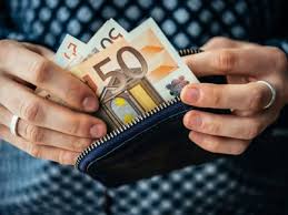 Κατώτατος μισθός: 920 ευρώ από την 1η Απριλίου