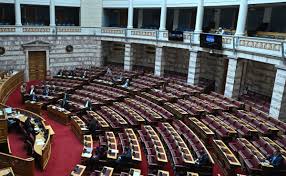 Στη Βουλή η σύγκρουση για το Κράτος δικαίου