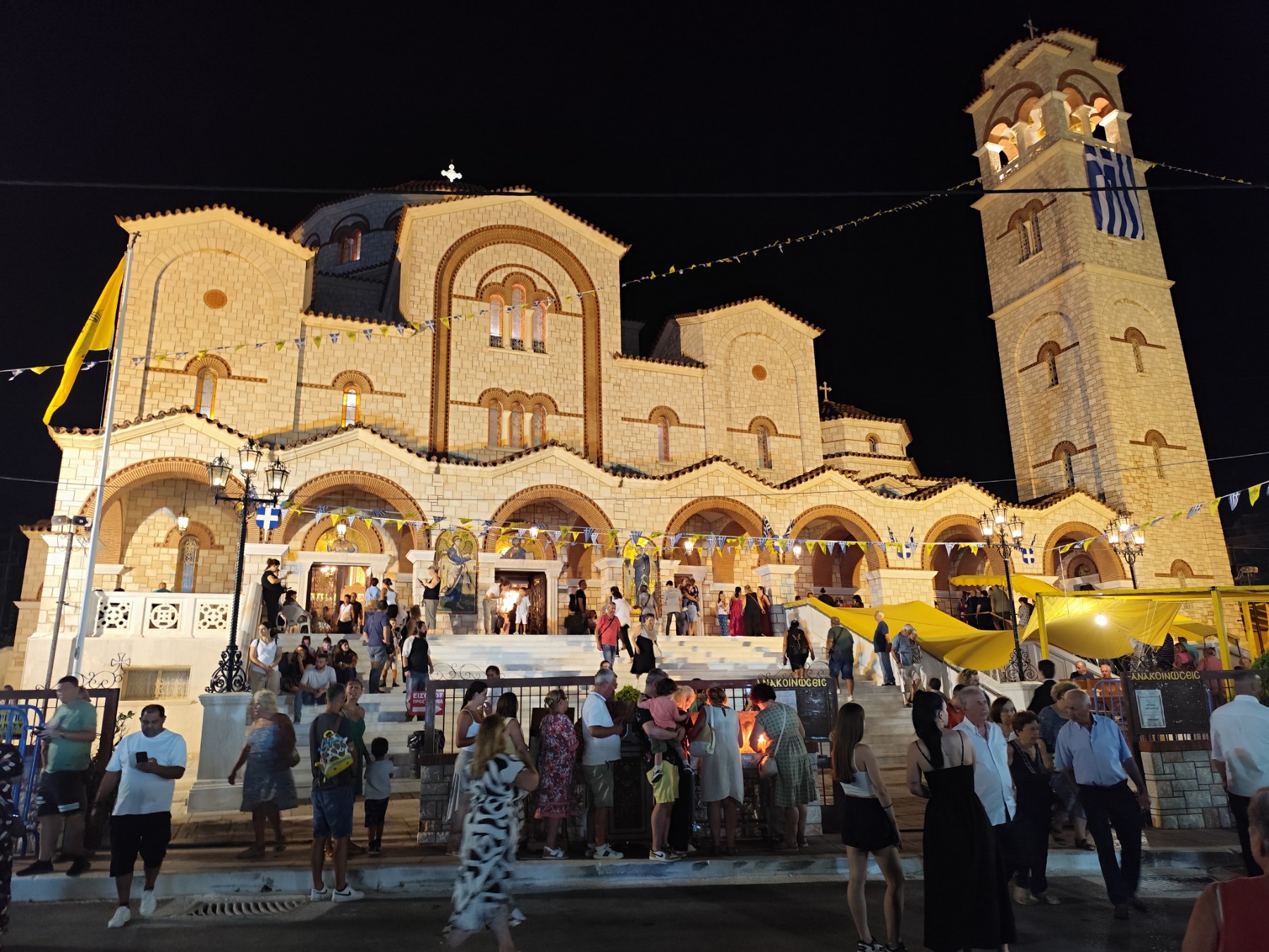 Με λαμπρότητα η περιφορά της Παναγίας Φανερωμένης